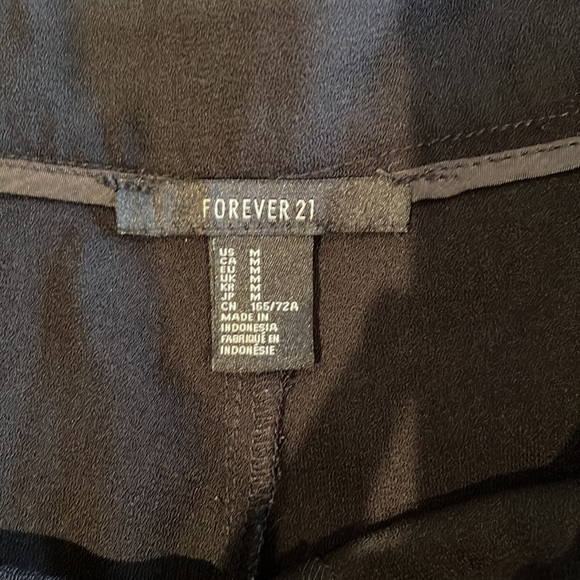 Forever 21 Black Shorts - MEDIUM - Picture 2 of 5